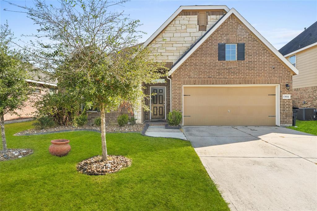 13614 Spectacled Bear in Crosby, TX - Building Photo