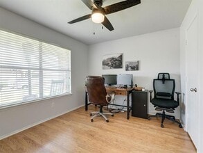 542 Del Mar Dr in Ponder, TX - Building Photo - Building Photo