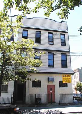502 Woodward Ave in Flushing, NY - Foto de edificio - Building Photo