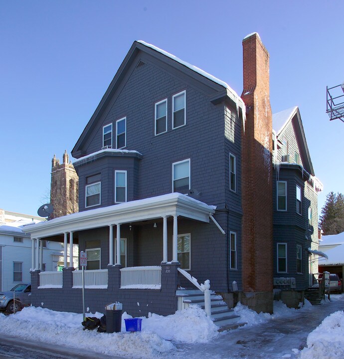 235 Purchase St in Fall River, MA - Building Photo