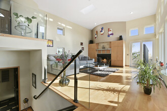 4350 Alta Mira Dr in La Mesa, CA - Building Photo - Interior Photo