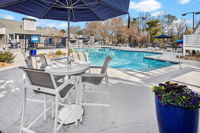 The Everette at East Cobb in Marietta, GA - Foto de edificio - Building Photo