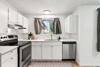 M6902 Alpine Way in Yakima, WA - Building Photo - Building Photo