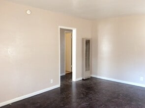 2516 Ashby St in Bakersfield, CA - Building Photo - Building Photo