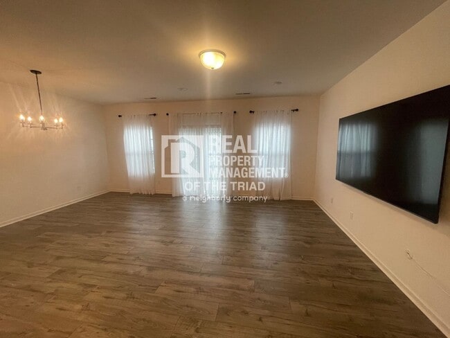 207 Solacium Ln in Greensboro, NC - Building Photo - Building Photo