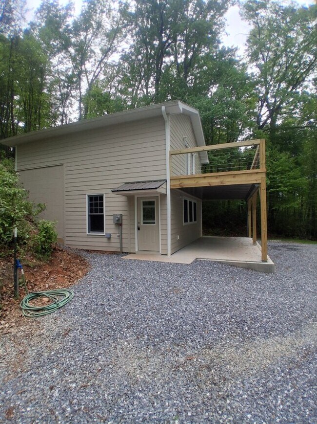 830 Asheville Hwy in Sylva, NC - Building Photo - Building Photo