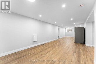 2156 Fillmore Crescent in Ottawa, ON - Building Photo - Building Photo