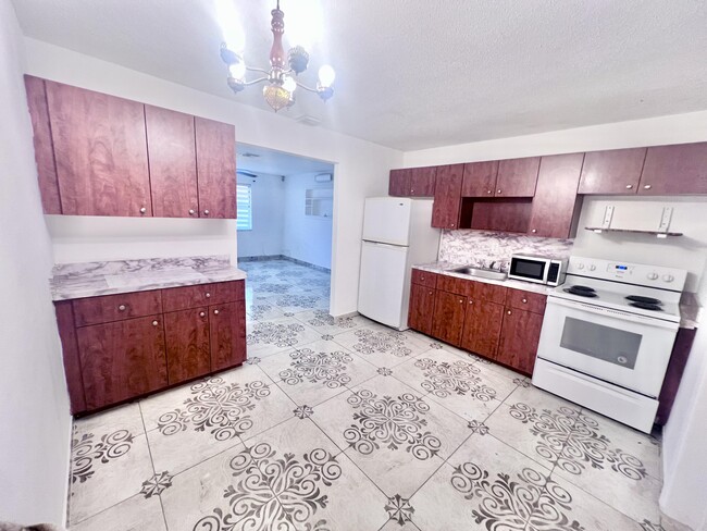 4630 Myrtle Ln in West Palm Beach, FL - Building Photo - Building Photo