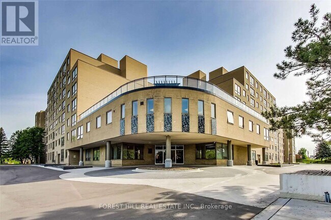 property at 326-326 Major Mackenzie Dr E