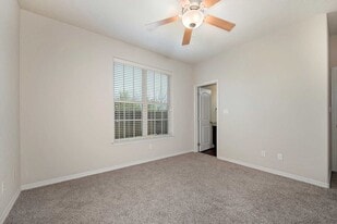 526 Forest Dr Loop in College Station, TX - Building Photo