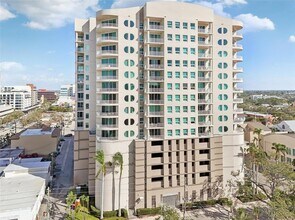 1771 Ringling Blvd, Unit 1001 in Sarasota, FL - Building Photo - Building Photo