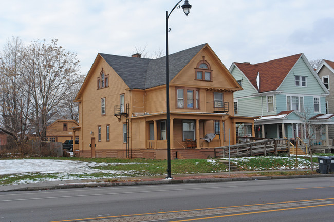 413-415 Lake Ave in Rochester, NY - Building Photo - Building Photo