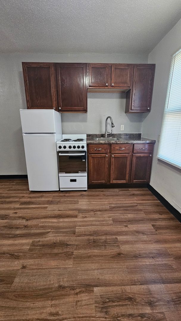 5801 W 12th St in Sioux Falls, SD - Building Photo - Building Photo