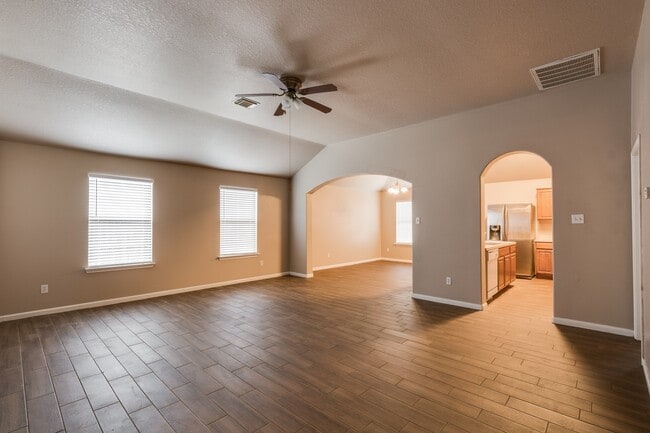 17006 Marlin Spike Way in Crosby, TX - Building Photo - Building Photo