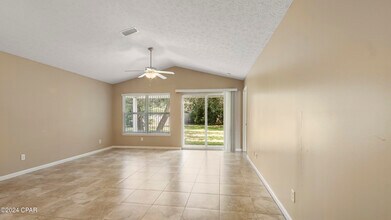 8410 N Lagoon Dr in Panama City, FL - Building Photo - Building Photo