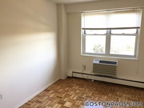 185 Freeman St, Unit 843 in Brookline, MA - Foto de edificio - Building Photo