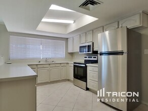 4925 W Mescal St in Glendale, AZ - Building Photo - Building Photo