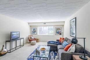 Bryn Mawr in Pittsburgh, PA - Building Photo