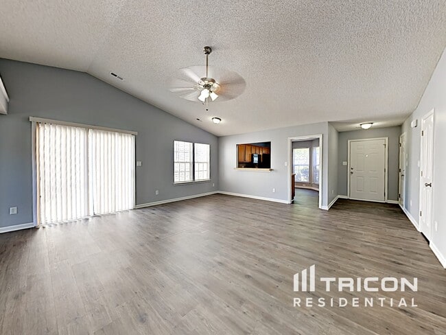 5634 Waverly Lynn Ln in Charlotte, NC - Building Photo - Building Photo