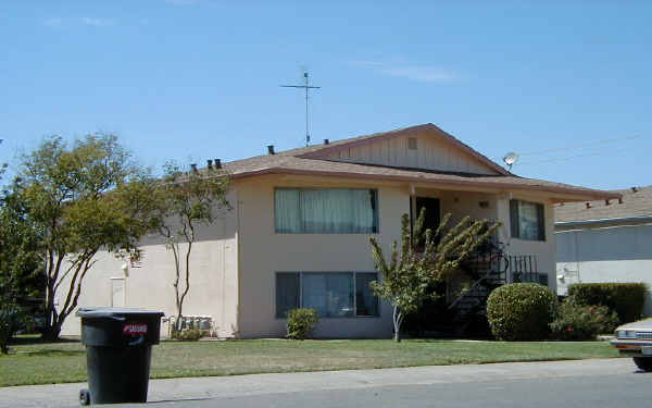 6027 Northcrest Cor in Carmichael, CA - Building Photo