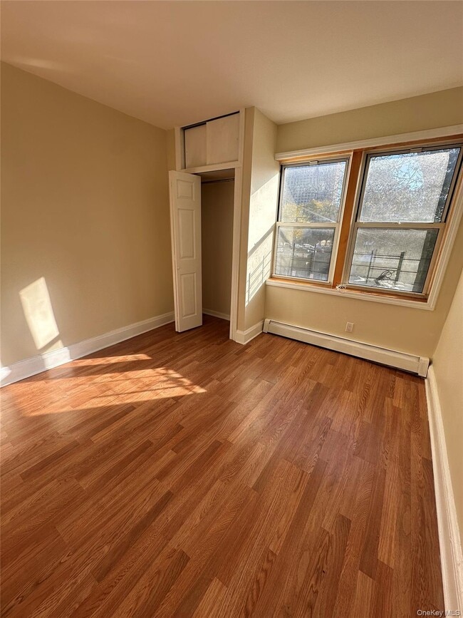 1989 Cruger Ave in Bronx, NY - Building Photo - Building Photo