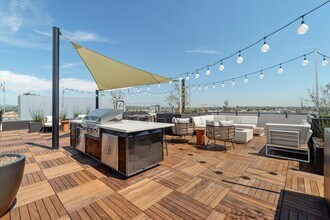 8835 Reading Ave, Unit 4 bed in Los Angeles, CA - Building Photo - Building Photo