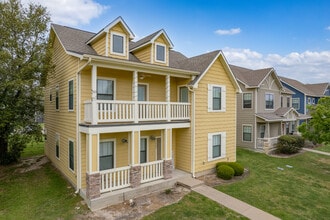 The Reserve at College Station in College Station, TX - Building Photo - Building Photo