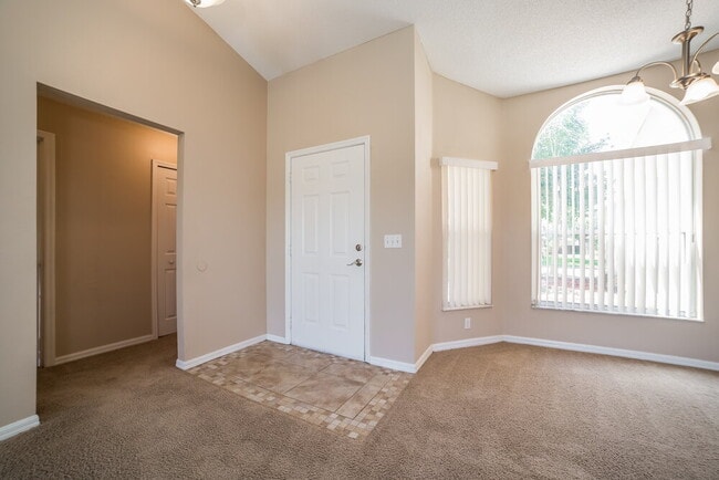 1451 Stoneywood Way in Apopka, FL - Foto de edificio - Building Photo