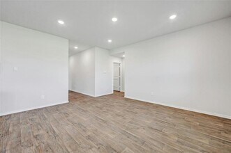 1711 Windsor Blvd in Lockhart, TX - Building Photo - Building Photo