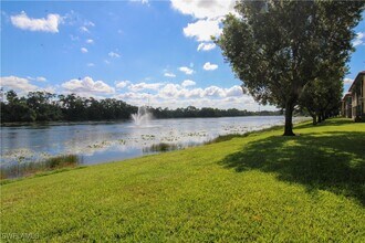 1308 Verde Dr in Naples, FL - Foto de edificio - Building Photo