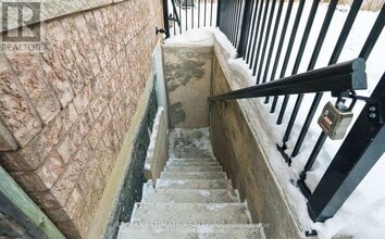 21 Sewells Ln in Brampton, ON - Building Photo - Building Photo