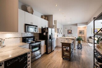 5300 Peachtree Rd in Atlanta, GA - Foto de edificio - Building Photo