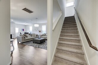 4711 Windmill Run Dr in Houston, TX - Building Photo - Building Photo