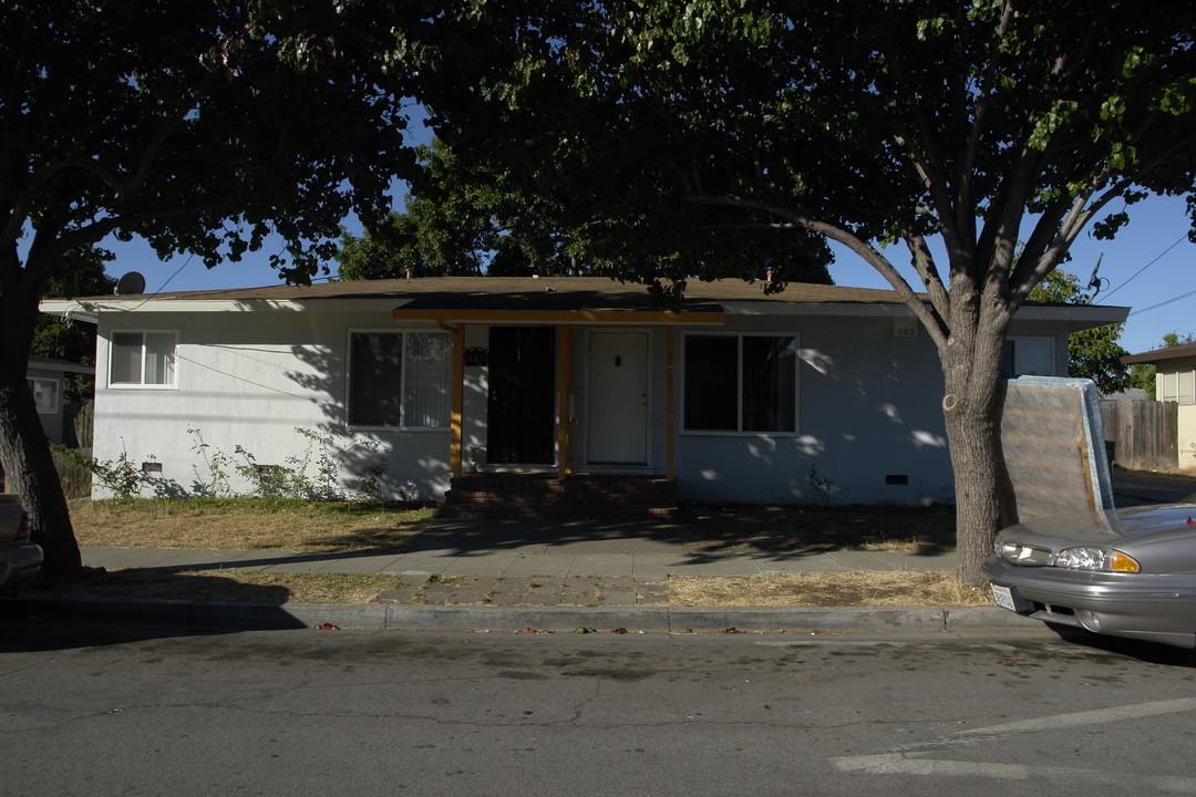 24829-24831 Thomas Ave in Hayward, CA - Building Photo