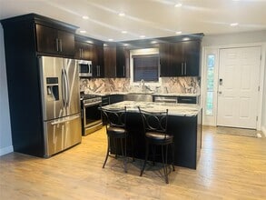 113 Alicia Dr in North Babylon, NY - Building Photo - Building Photo