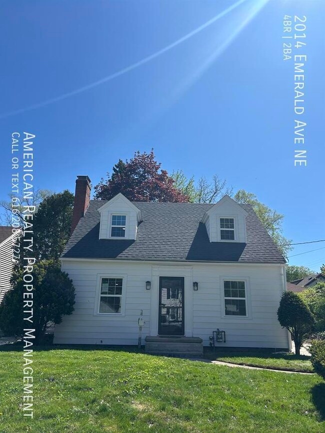 property at 2014 Emerald Ave NE