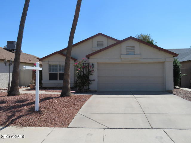 8741 W Athens St in Peoria, AZ - Building Photo
