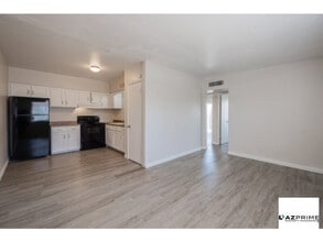 2350 E Broadway Rd in Mesa, AZ - Foto de edificio - Building Photo