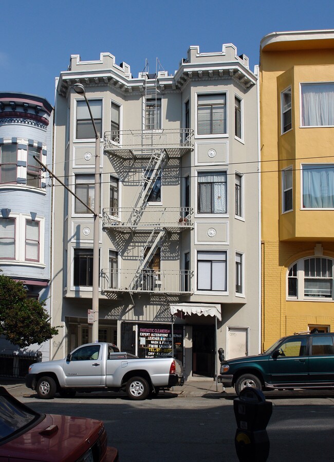 1658 Sacramento in San Francisco, CA - Foto de edificio - Building Photo