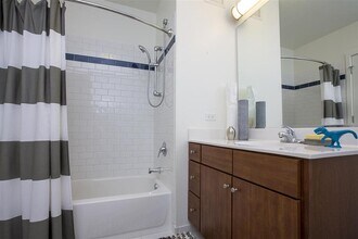 363 E Wacker Dr in Chicago, IL - Foto de edificio - Building Photo