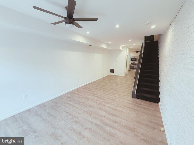 2142 Penrose Ave in Baltimore, MD - Foto de edificio - Building Photo