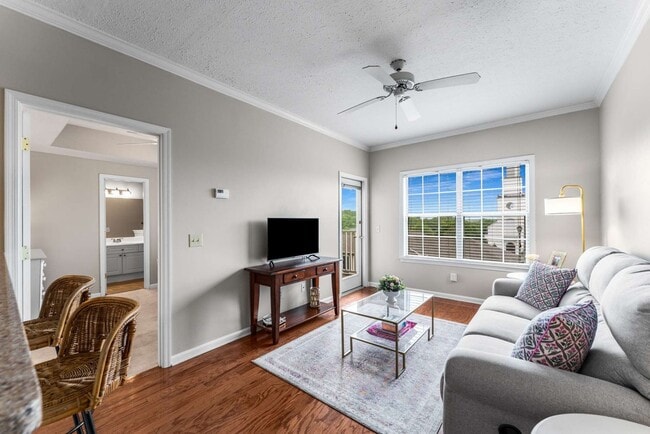 property at 2025 Woodmont Blvd