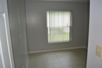 5289 Flying Eagle Ln in Kissimmee, FL - Foto de edificio - Building Photo