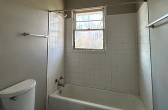 915 N Upland Ave in Dayton, OH - Building Photo - Building Photo