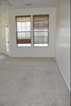 12008 Amber Ridge Cir, Unit A 301 in Germantown, MD - Foto de edificio - Building Photo