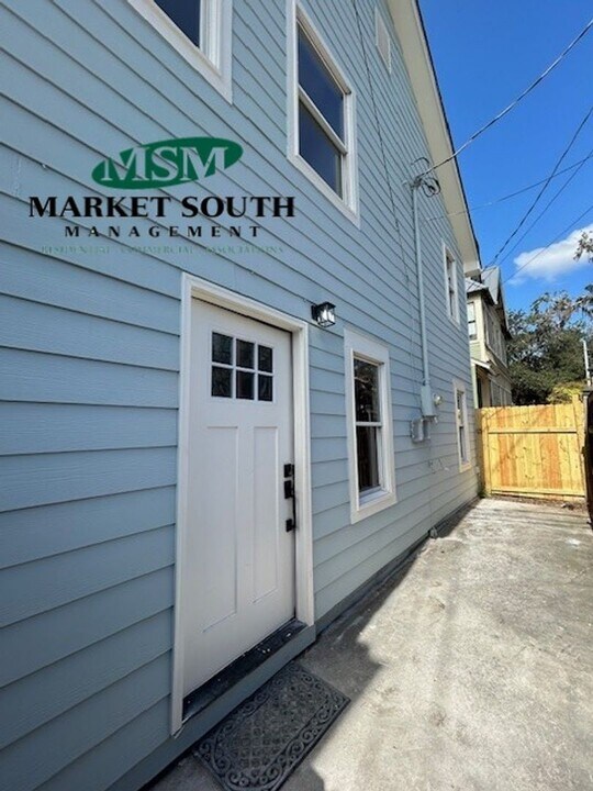 201 W 37th St-Unit -201 W. 37th Street Carriage House in Savannah, GA - Building Photo