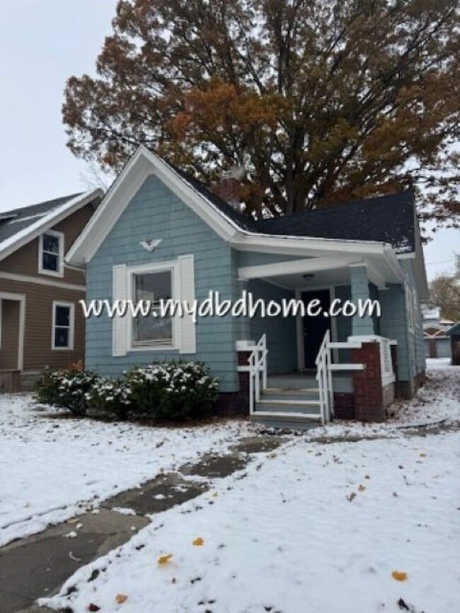 property at 1916 High St