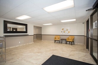 Bristol Place Apartments in Windsor, ON - Building Photo - Building Photo