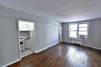 340 E 58th St in New York, NY - Building Photo - Building Photo