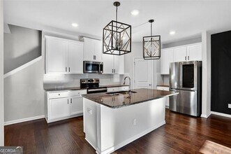 1553 Spring Hollow Way in Stone Mountain, GA - Building Photo - Building Photo